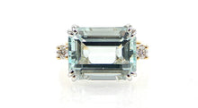 Load image into Gallery viewer, Aquamarine East West Ring