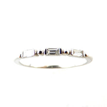 Load image into Gallery viewer, Elegant Baguette Diamond Band